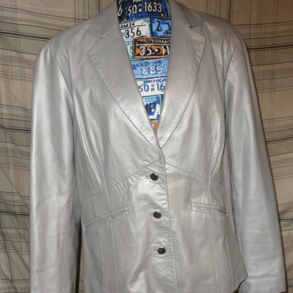 EUC Silver Genuine Leather Blazer Ladies Sz XL